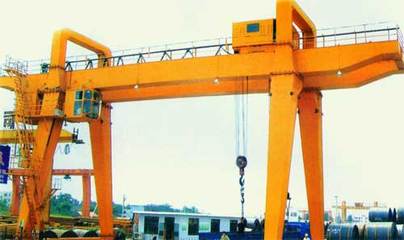 橋式起重機與門式起重機 功能、結構與應用場景解析